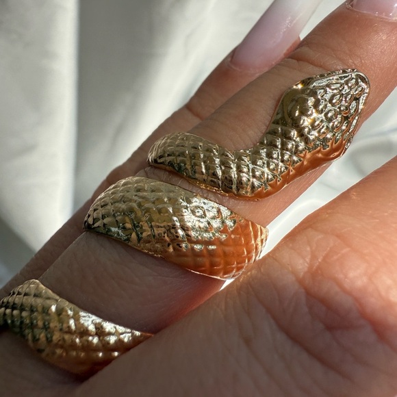 New Anthropologe sepentiGold Snake Ring - Picture 5 of 11